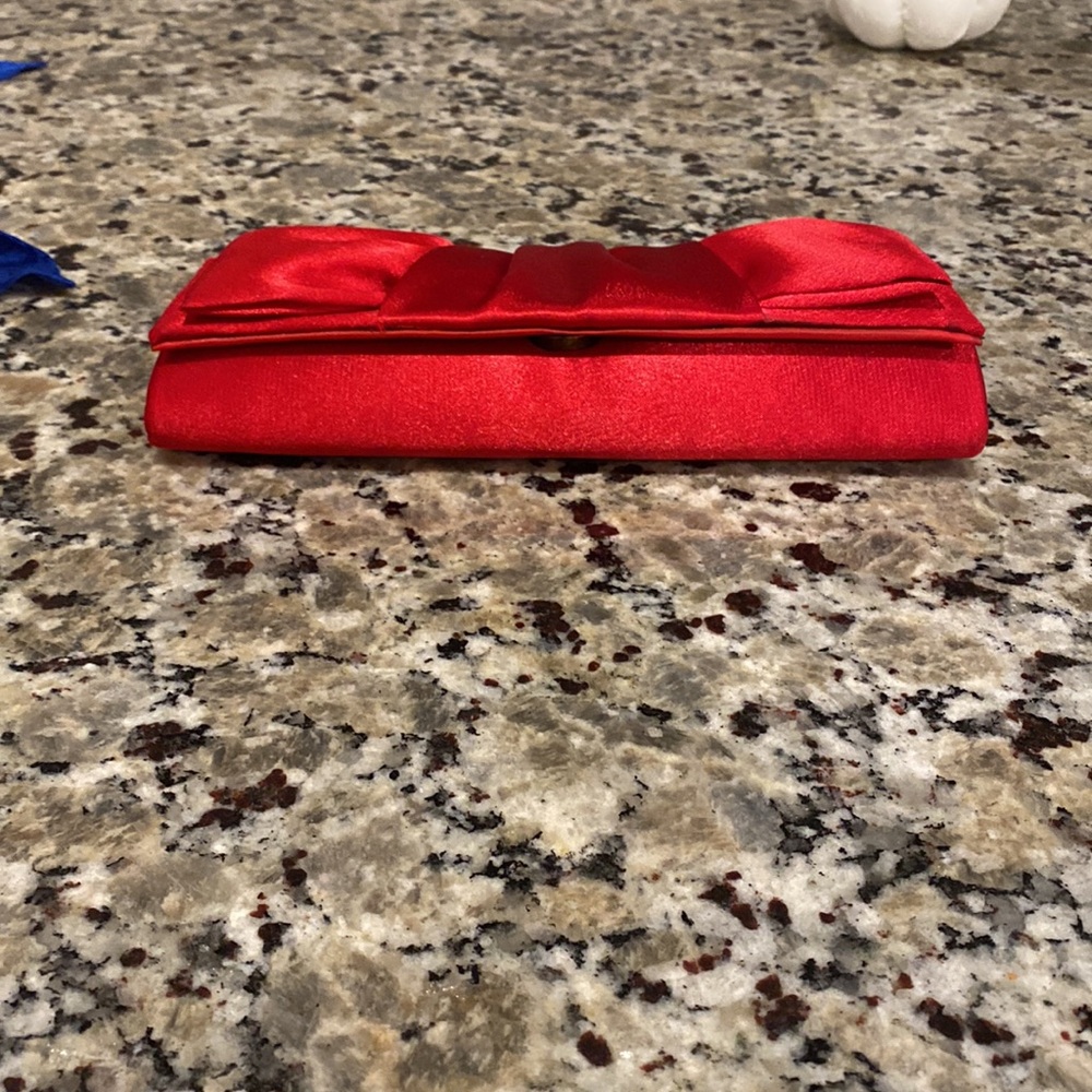 Red clutch/purse by Jacqueline Ferrar - Picture 3 of 7